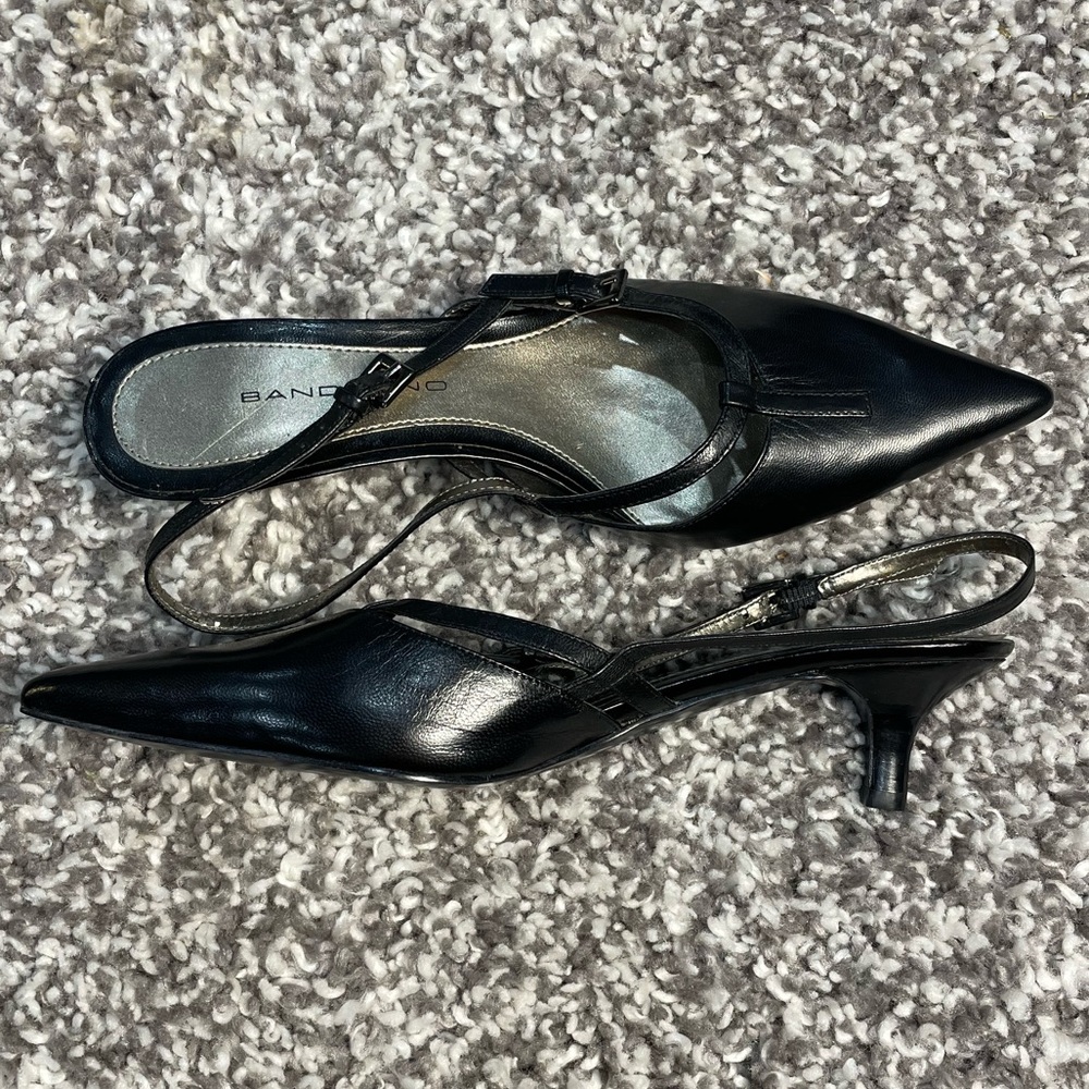 New BANDOLINO Black leather low heels Pump / Sandals / Shoes size US8
